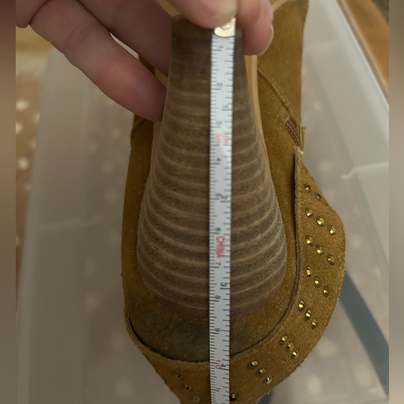 Matt Bernson Cognac Suede Rhinestone
Strap Ankle Boots SZ 11M - Picture 15 of 16